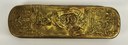 Johann Heinrich Hamer, Iserlohner Tabaksdose oder Friedrichsdose, Kupfer und Messing, 16 x 4,5 x 3 cm, 1758; Bildquelle: Museum Weißenfels - Schloss Neu-Augustusburg, Museum DigitalSachsen-Anhalt, CC BY-NC-SA 4.0, http://creativecommons.org/licenses/by-nc-sa/4.0/.