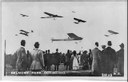 Amerikanische Flugschau, Belmont Park, New York 30. Oktober 1910, unbekannter Photograph, Bildquelle: Library of Congress Prints and Photographs Division Washington (Reproduction Number: LC-USZ62-45022), http://www.loc.gov/pictures/resource/cph.3a45232/