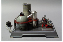 Elektrische Dampfmaschine "Atomkraftwerk R 200", Werkstatt: Wilhelm Schröder und Co., Lüdenscheid, Material/Technik: Weißblech, Metall / lithografiert, gebogen, genietet, Maße: 19 cm (Höhe), 31 cm (Breite), 24,5 cm (Tiefe), Bildquelle: 