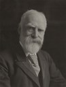 James Bryce, 1st Viscount Bryce, Schwarz-Weiß-Photographie,  204 mm x 156 mm, 1913, Photograph: Reginald Haines; Bildquelle: National Portrait Gallery, NPG x134975, http://www.npg.org.uk/collections/search/portrait/mw209142/James-Bryce-1st-Viscount-Bryce?LinkID=mp00610&role=sit&rNo=11, Creative Commons Attribution-NonCommercial-NoDerivs 3.0 Unported, http://creativecommons.org/licenses/by-nc-nd/3.0/.