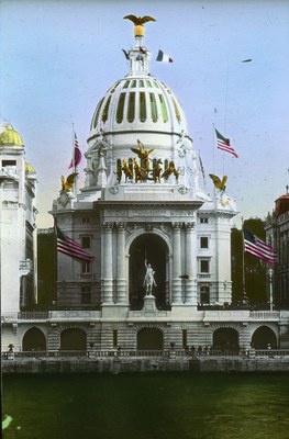 Paris Exposition: United States Pavilion, Farbphotographie, 1900, unbekannter Photograph; Bildquelle: Brooklyn Museum Archives, Goodyear Archival Collection, http://www.flickr.com/photos/brooklyn_museum/2485995603. Creative Commons License USA.