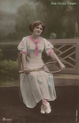 Tennisspielerin um 1910 IMG