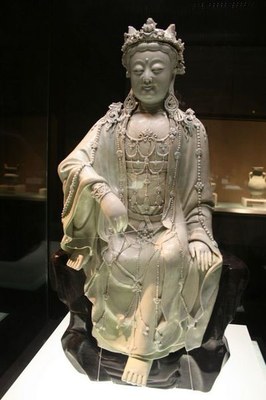 Porzellanfigur der Guanyin, ca. 1271–1368 IMG