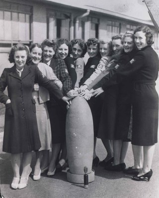 Female Factory Workers in Britain IMG