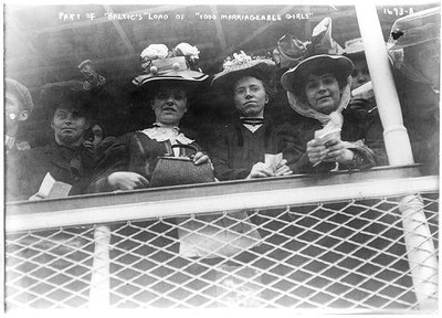 Female Irish and English emigrants on arrival in New York in 1907 IMG