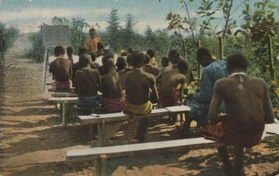 Bildpostkarte Missionsschule in Ruanda, um 1900 IMG