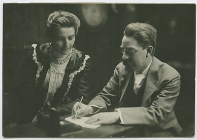 Unknown photographer, Beatrice & Sidney Webb working together at a table. Published in Beatrice Webb's second volume of autobiography 'Our Partnership' (1948). Black & white photograph, ca. 1895; source: LSE Library/British Library of Political and Economic Science, http://archives.lse.ac.uk/Record.aspx?src=CalmView.Catalog&id=IMAGELIBRARY/1385. Public domain.