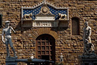 Entrance to the Palazzo Vecchio IMG