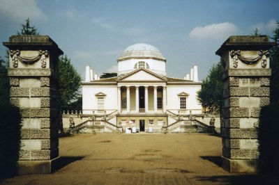 Chiswick House, Farbphotographie, 2002, Photograph: Patche99z; Bildquelle: Wikimedia Commons, http://commons.wikimedia.org/wiki/File:Chiswick_House_136p.jpg   Creative Commons Attribution-Share Alike 3.0 Unported