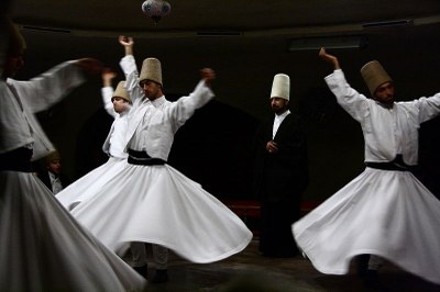 Semâ-Zeremonie im Kulturzentrum des Derwischordens in Avanos, Türkei IMG