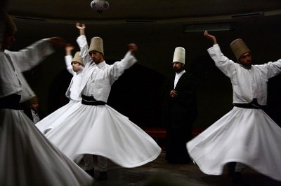 Semâ-Zeremonie im Kulturzentrum des Derwischordens in Avanos, Türkei IMG Semâ-Zeremonie im Kulturzentrum des Derwischordens in Avanos, Türkei IMG