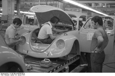 Volkswagen Beetle production line IMG